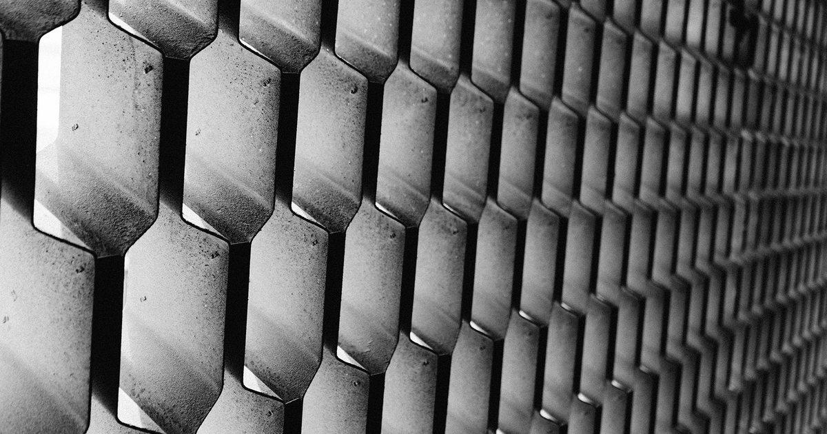 Printing and packaging: storefronts, online design tools and the print order flow